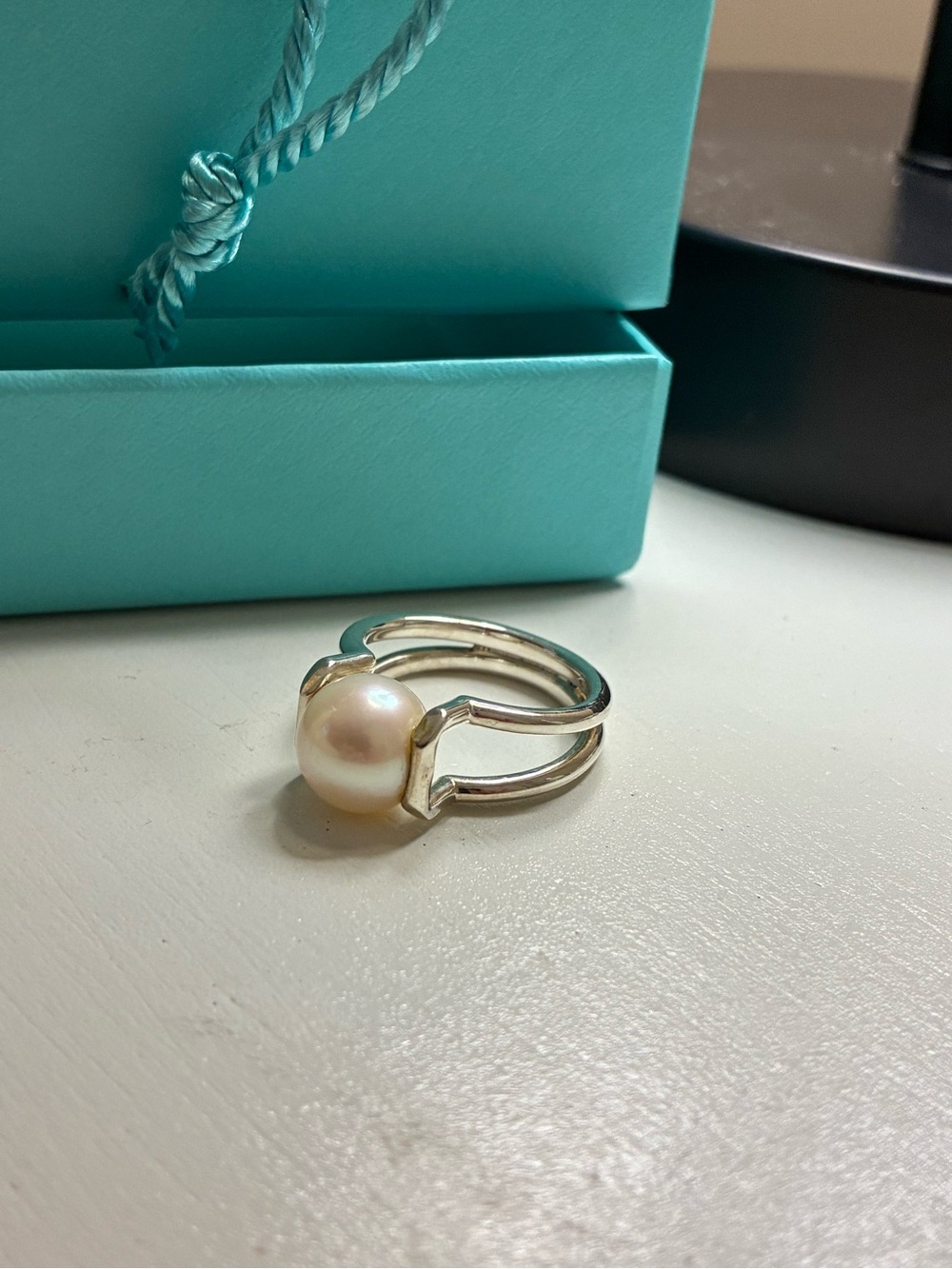 Tiffany & Co. Tiffany Hardware Freshwater Pearl Ring in Sterling Silver - Picture 4 of 8